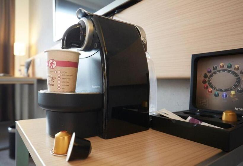 キングサイズベッドのスタンダードルーム, Mercure Valenciennes Centre