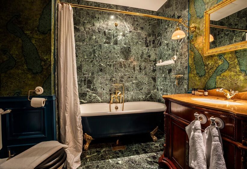 Номер Basic, Pigalle