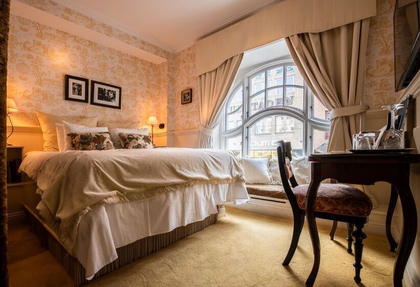 Номер Стандарт, Pigalle