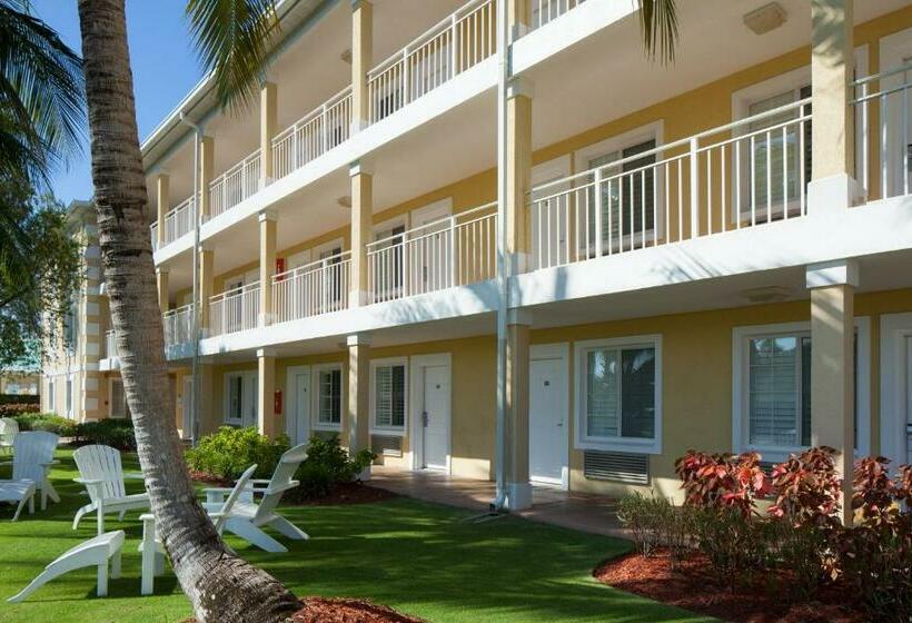 标准工作室, Sunshine Suites Resort