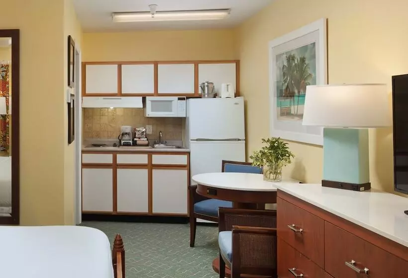 سوییت, Sunshine Suites Resort