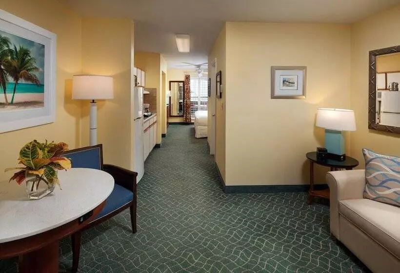 سوییت, Sunshine Suites Resort
