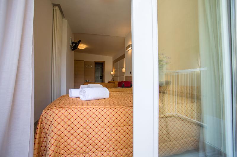 豪华套房, Sunshine Suites Resort