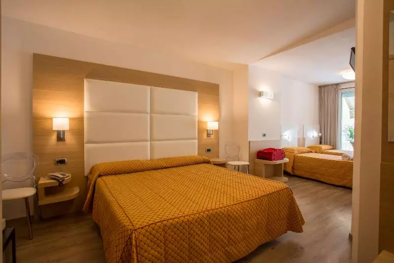سوییت لوکس, Sunshine Suites Resort