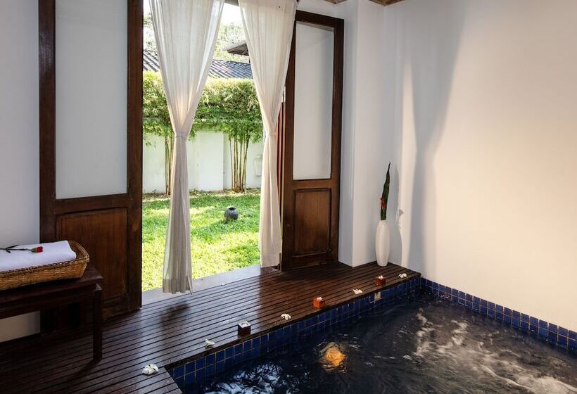 فيلا غرفة نوم واحدة, Victoria Xiengthong Palace