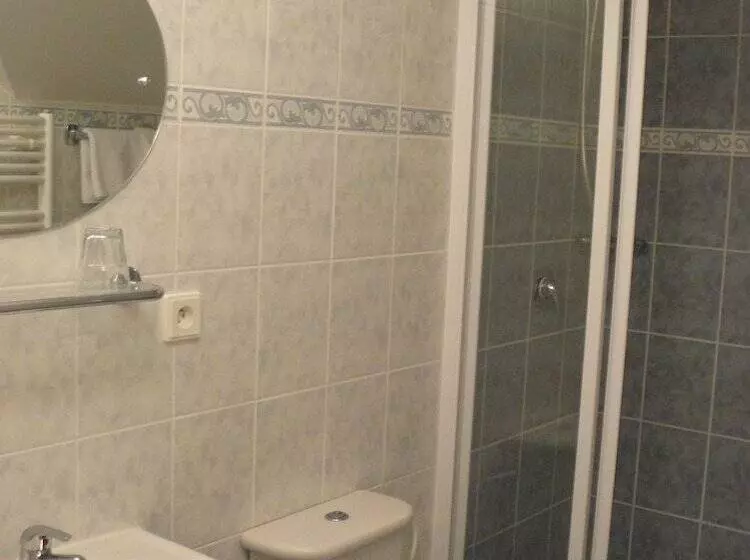 اتاق عادی, Vila U Varhanáře