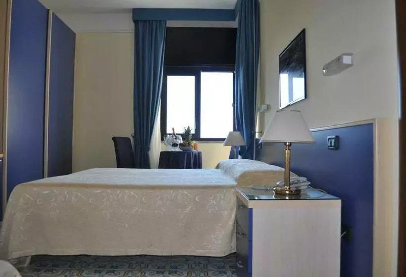 اتاق استاندارد با چشمانداز دریا, Grand Hotel La Playa