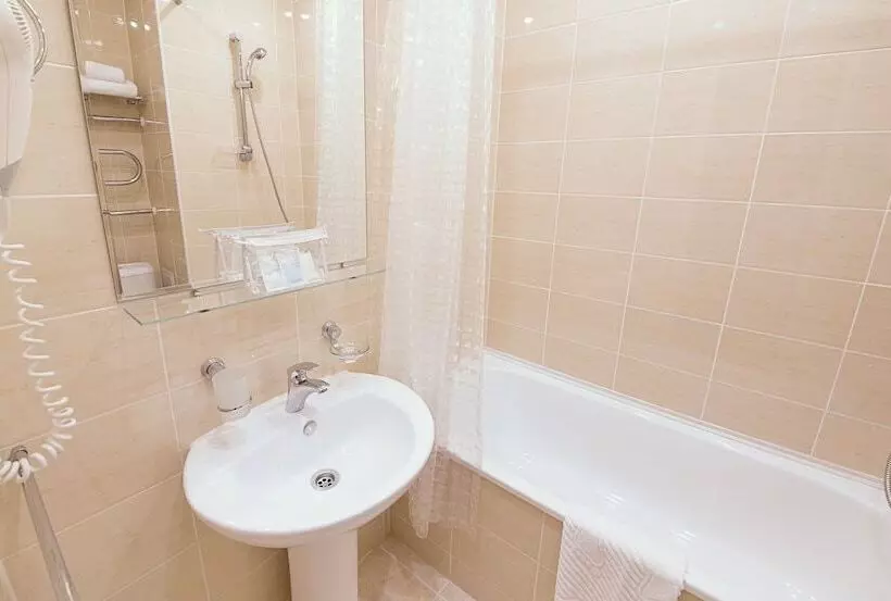 اتاق استاندارد, Bristol