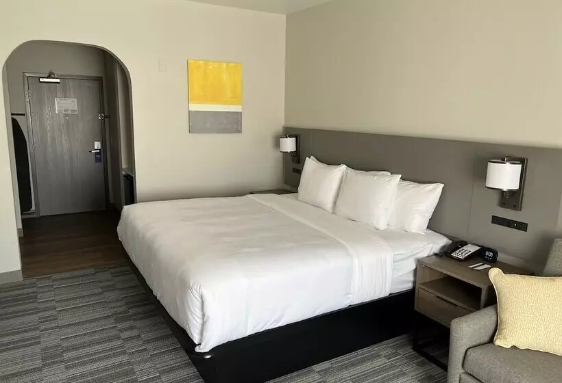 سوئیت برای معلولان, Comfort Inn & Suites