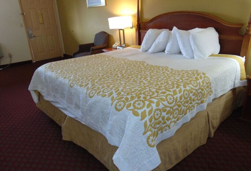 Номер Стандарт Адаптированный для Инвалидов, Days Inn By Wyndham Huntington