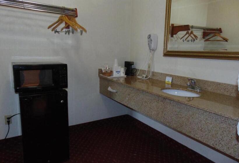 Номер Стандарт 2 Двуспальные Кровати, Days Inn By Wyndham Huntington