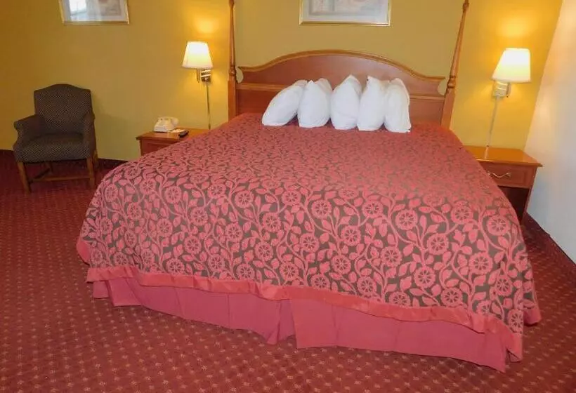 キングサイズベッドのデラックスルーム, Days Inn By Wyndham Huntington