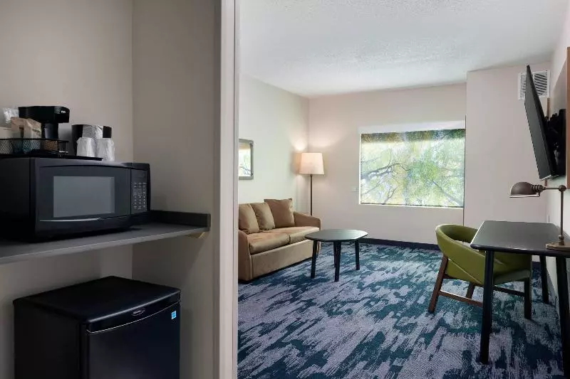 キングサイズベッドのスイートルーム, Fairfield Inn & Suites By Marriott Atlanta Stonecrest