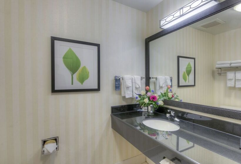 ２ダブルベッドのスタンダードルーム, Fairfield Inn And Suites By Marriott Laramie