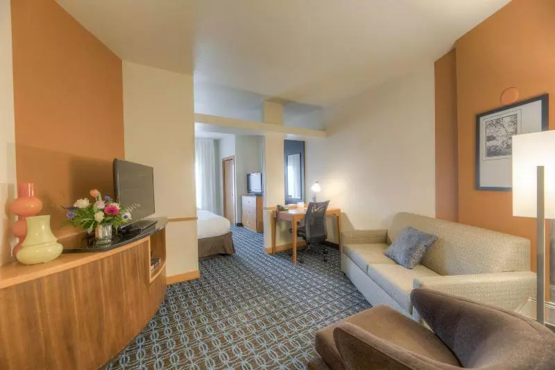 キングサイドベッドのスタンダードワンルーム, Fairfield Inn And Suites By Marriott Laramie