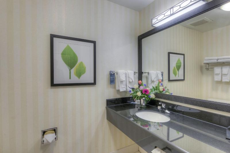 חדר סטנדרט עם מיטת קינג, Fairfield Inn And Suites By Marriott Laramie