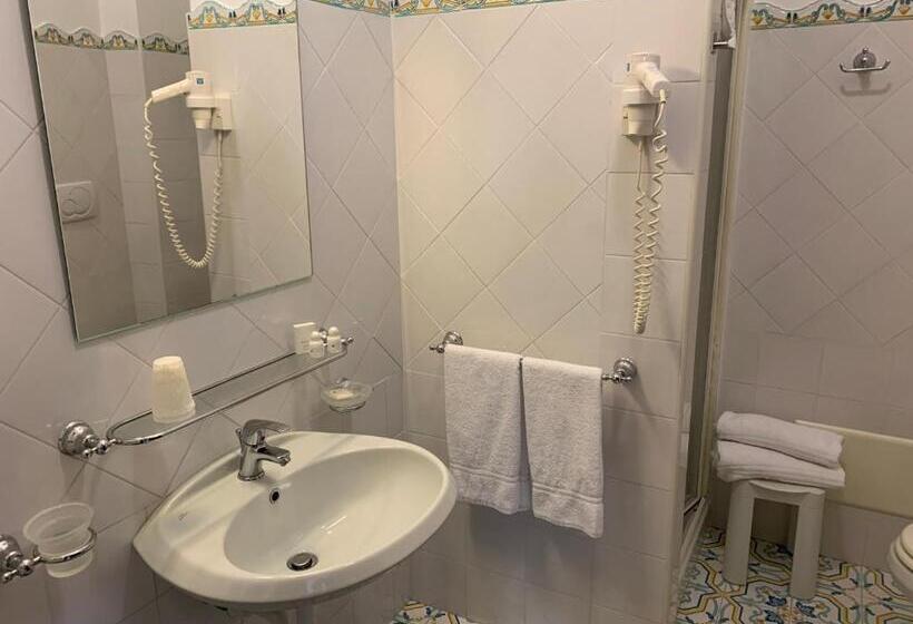 Четырехместный Номер Стандарт, Grand Hotel La Playa