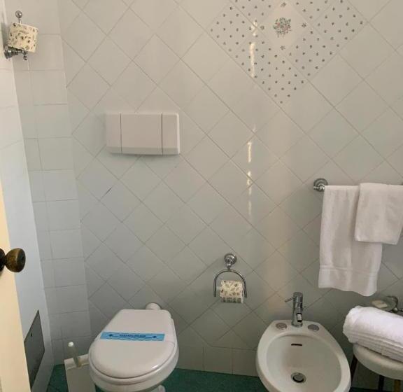 Четырехместный Номер Стандарт, Grand Hotel La Playa