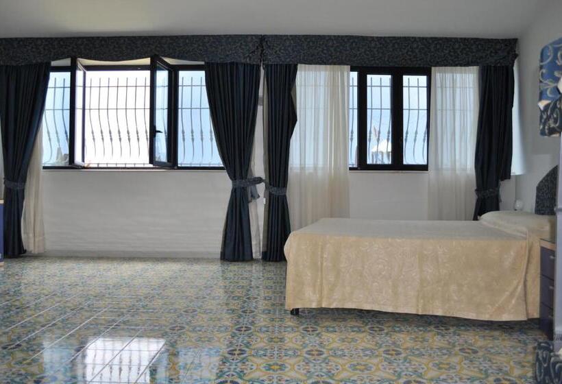 Четырехместный Номер Стандарт, Grand Hotel La Playa