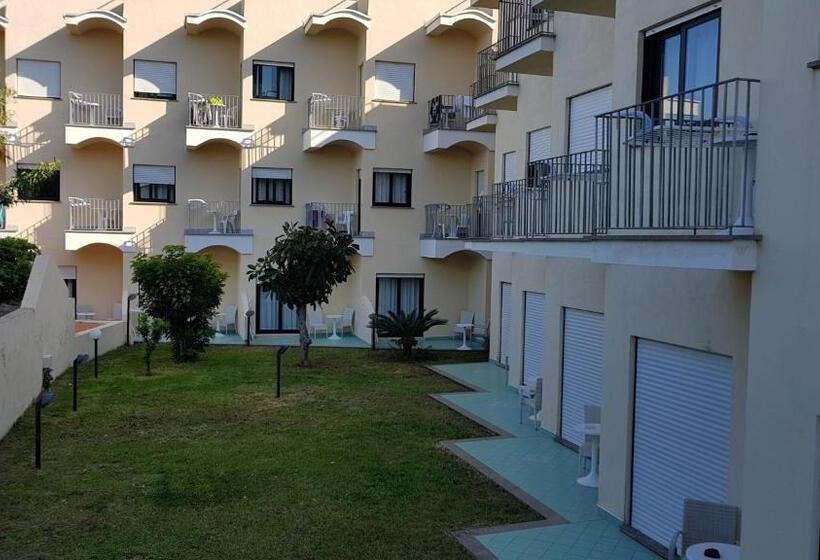 اتاق استاندارد با بالکن, Grand Hotel La Playa