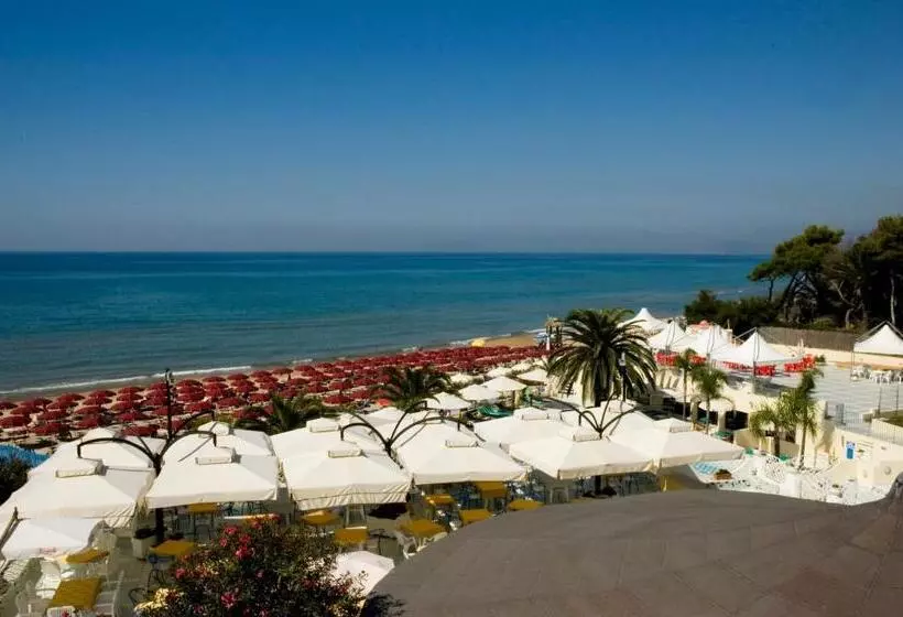 سوییت با چشمانداز دریا, Grand Hotel La Playa