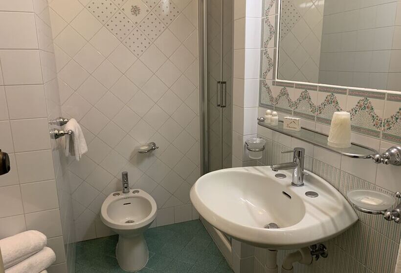 اتاق استاندارد, Grand Hotel La Playa