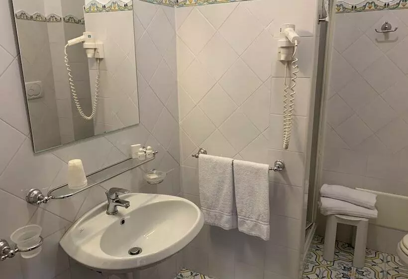 اتاق استاندارد با چشمانداز دریا, Grand Hotel La Playa