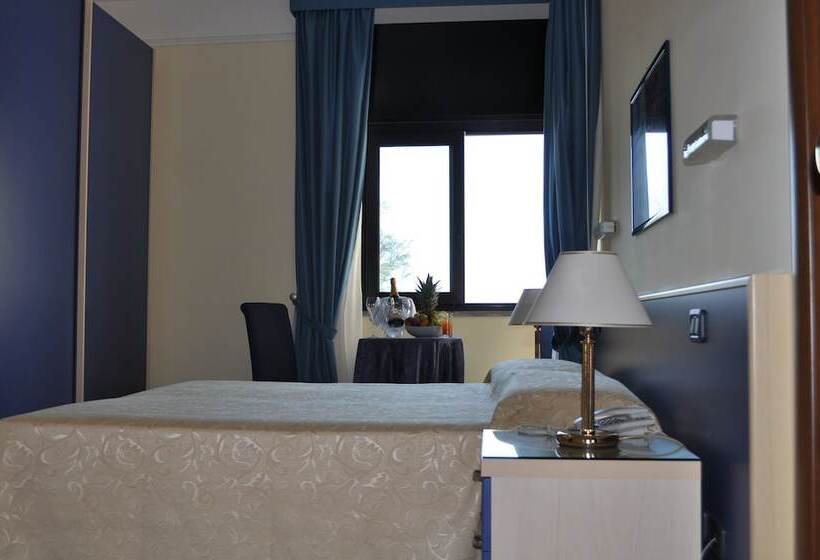 اتاق استاندارد با چشم‌انداز دریا, Grand Hotel La Playa