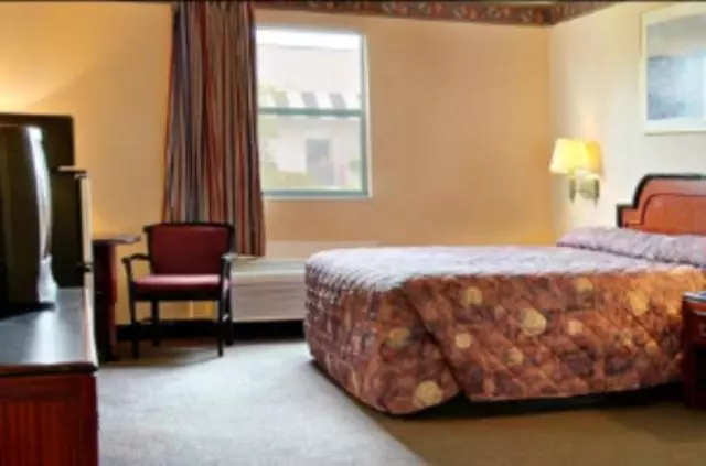 Standard-huone King-vuode, Howard Johnson By Wyndham Lake City