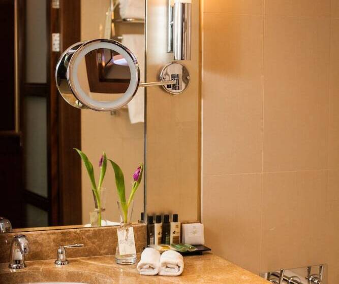 غرفة بريميوم, Kharkiv Palace