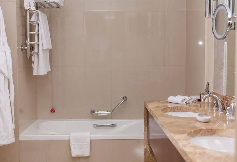 جناح, Kharkiv Palace