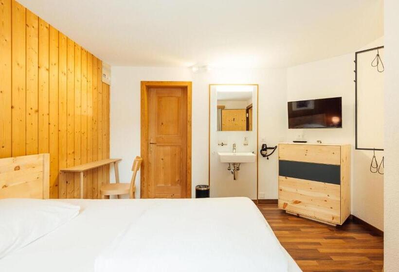 이코노미 룸, Krüzli   Dapi 1914