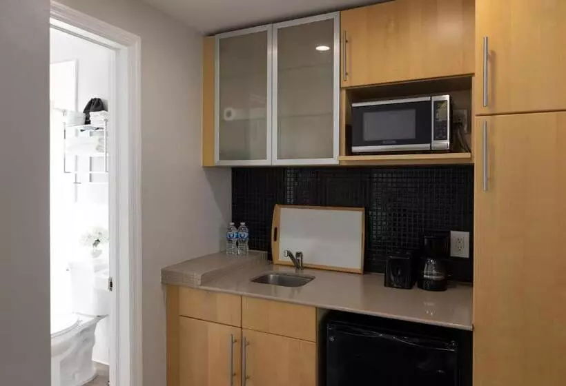 استودیوی استاندارد, Ocean Reef Suites