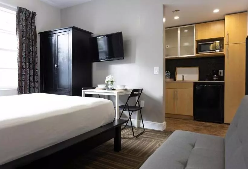 استودیوی استاندارد, Ocean Reef Suites