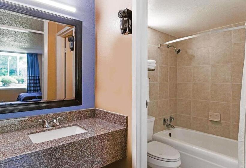 Стандартный Номер Кровать Кинг, Super 8 By Wyndham Hardeeville