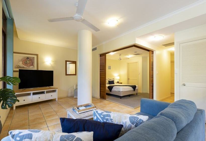 Люкс, The Mediterranean Port Douglas