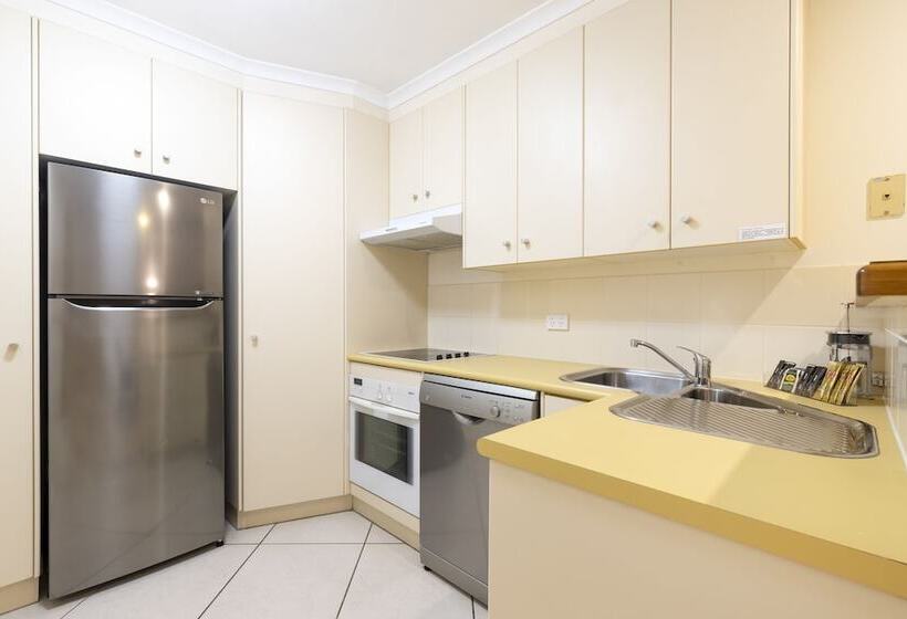 Люкс, The Mediterranean Port Douglas