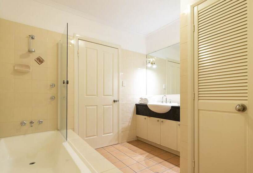 Люкс 3 Спальни, The Mediterranean Port Douglas