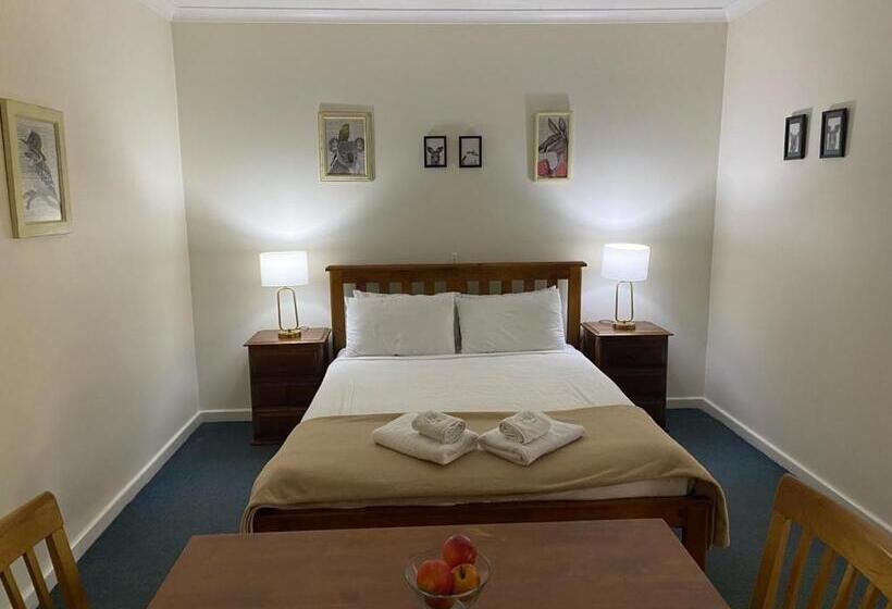 家庭间, Karri Forest Motel