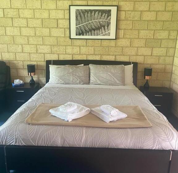 带阳台套房, Karri Forest Motel