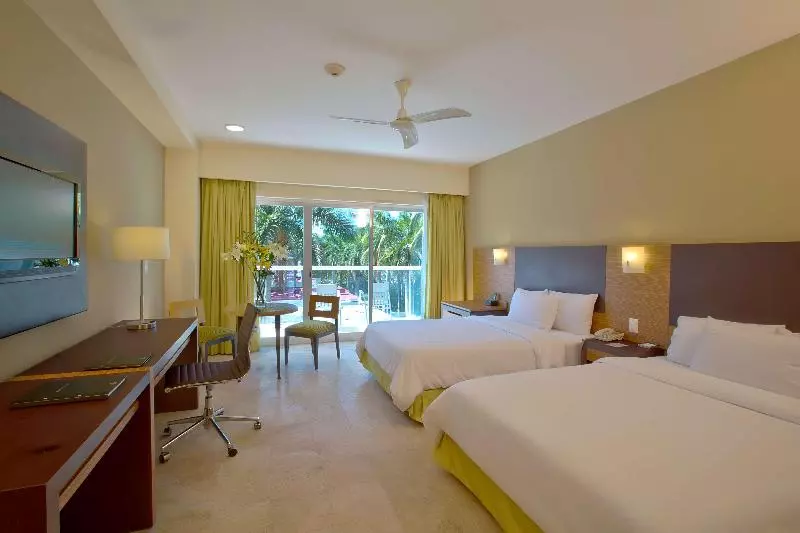 سوییت جونیور با بالکن, Krystal Grand® Puerto Vallarta
