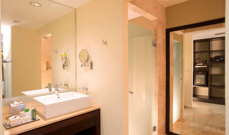 جناح جونيور مزوَّد بشرفة, Krystal Grand Puerto Vallarta