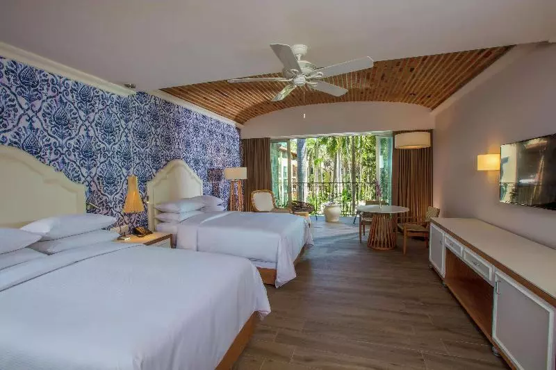 سوئیت جونیور با چشم‌انداز باغ, Krystal Grand® Puerto Vallarta