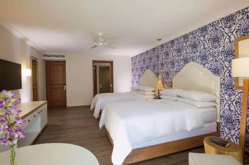 سوئیت جونیور با چشم‌انداز باغ, Krystal Grand® Puerto Vallarta