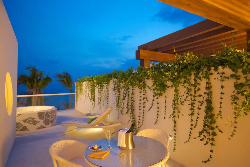 جناح جونيور, Krystal Grand Puerto Vallarta