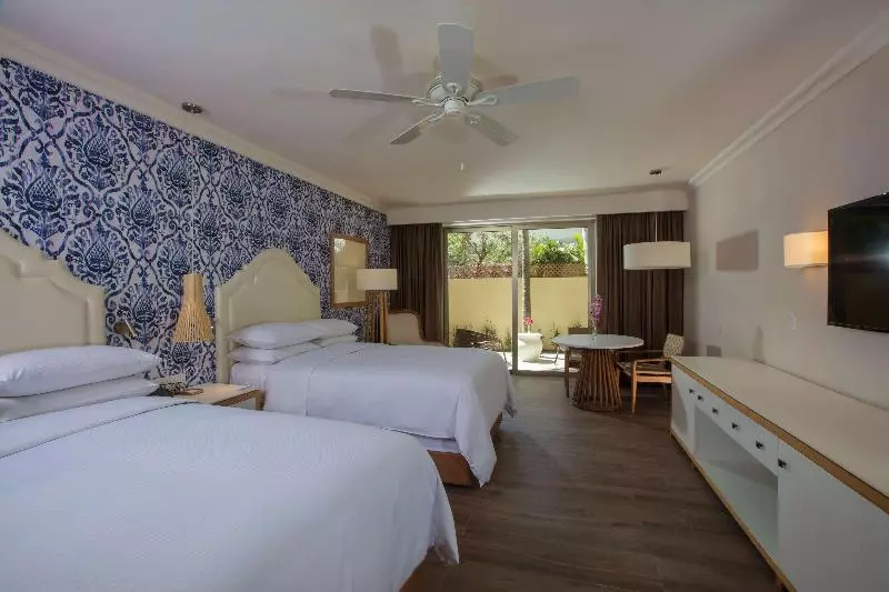 سوئیت جونیور با چشم‌انداز باغ, Krystal Grand® Puerto Vallarta