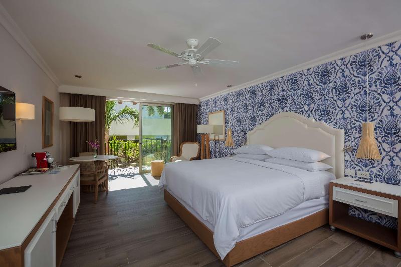 جناح جونيور, Krystal Grand Puerto Vallarta