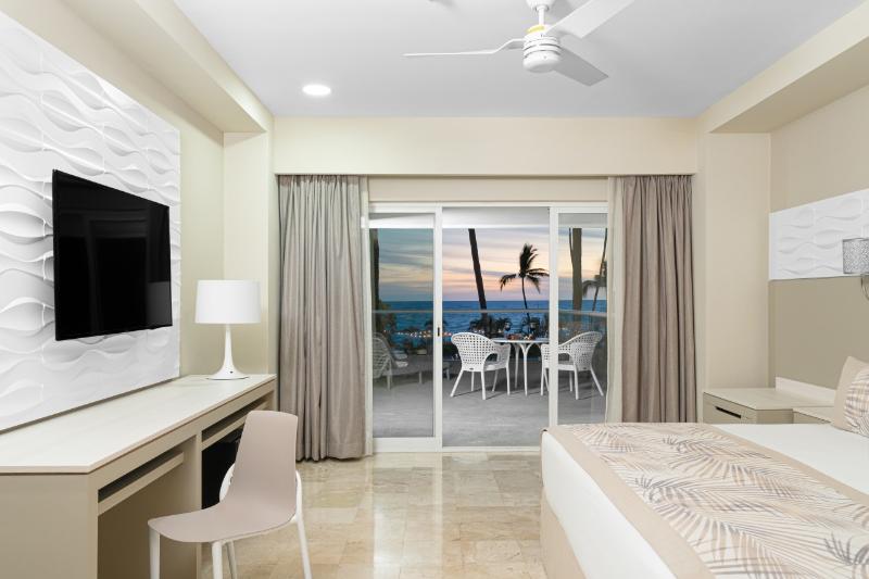 جناح جونيور, Krystal Grand Puerto Vallarta