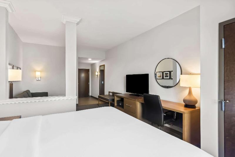 جناح جونيور مزوَّد بتراس, Krystal Grand Puerto Vallarta