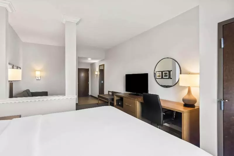 سوئیت جونیور با تراس, Krystal Grand® Puerto Vallarta